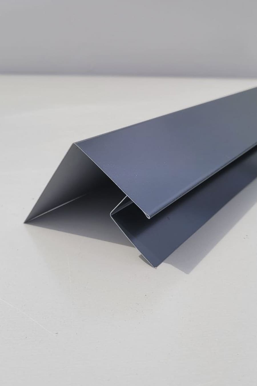 Гнутый доборный элемент