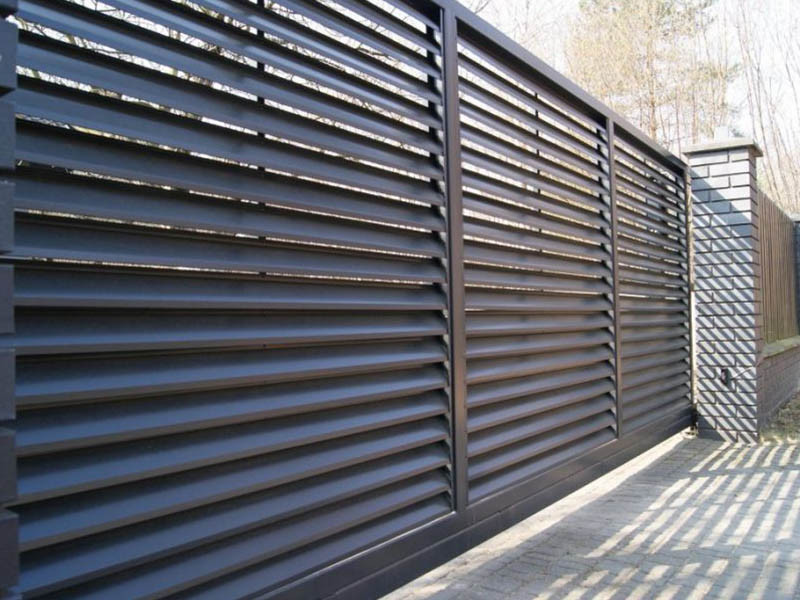 Забор жалюзи и откатные ворота